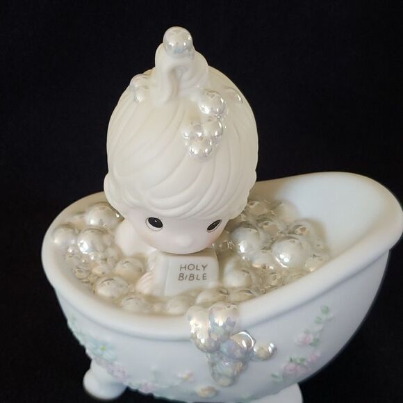 Vintage 1985 Precious Moments Porcelain Figurine "He Cleansed My Soul" #100277 - Picture 7 of 9